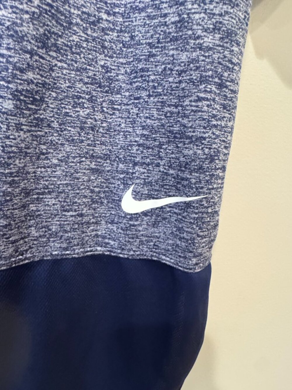 Nike Dri-FIT Heather Blue V-Neck Tee – Women’s M 💙🔥 - Picture 6 of 9